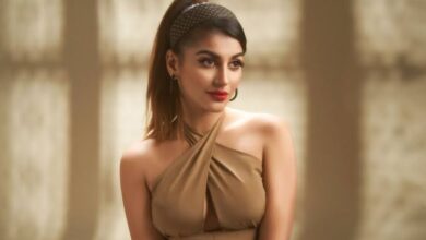 Photo of Pants போடாமல் போஸ் கொடுத்த யாஷிகா !கலாய்த்த ரசிகர்கள்.